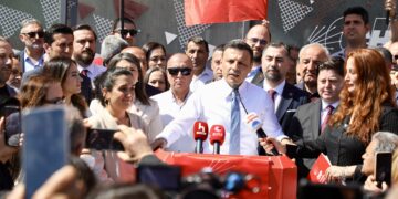 Özgür Çelik: Hedef alınan bu ülkenin değişim umududur