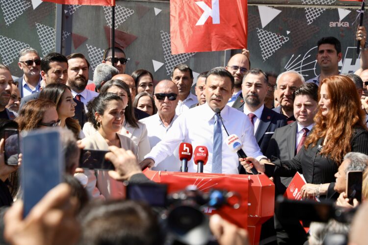 Özgür Çelik: Hedef alınan bu ülkenin değişim umududur