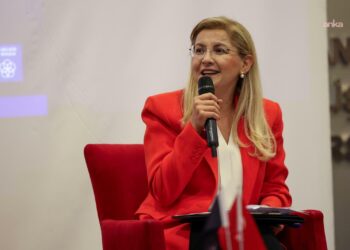 Bakırköy Belediye Başkanı Ovalıoğlu, üniversite öğrencileriyle buluştu