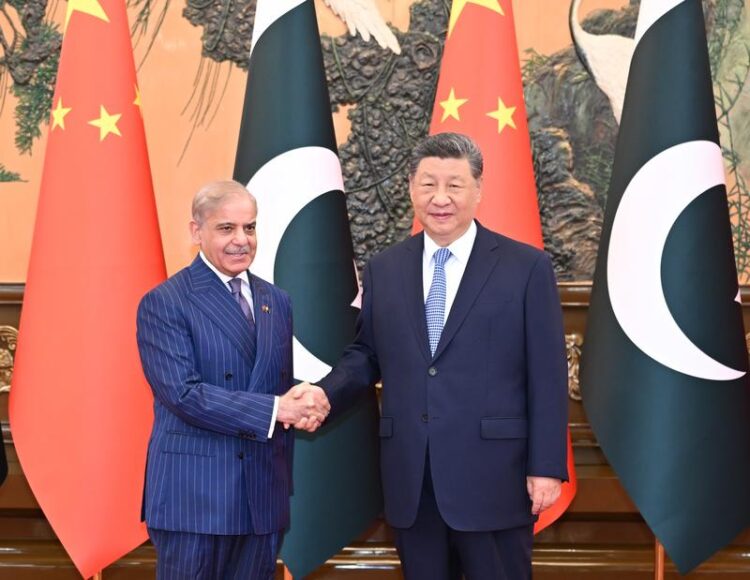 Çin Cumhurbaşkanı Xi, Pakistan Başbakanı Şerif ile görüştü