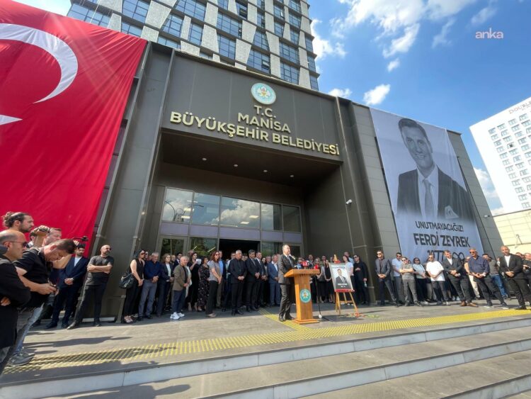 Ferdi Zeyrek vefatının birinci yılında Manisa’da anıldı