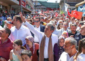 Özgür Özel: “Milletimizi seçeneksiz bırakmayacağız”