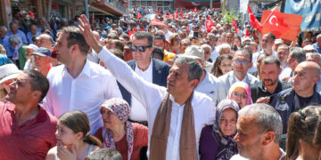 Özgür Özel: “Milletimizi seçeneksiz bırakmayacağız”