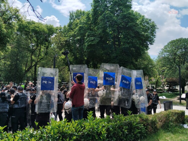 Öğretmenlerin Ankara’daki eylemine polis müdahalesi