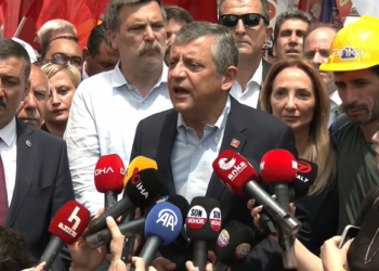 Özgür Özel: “Son kuruş ödenene kadar madencilerin arkasındayız”