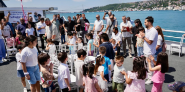 Babalar ve çocuklar boğaz turunda buluştu