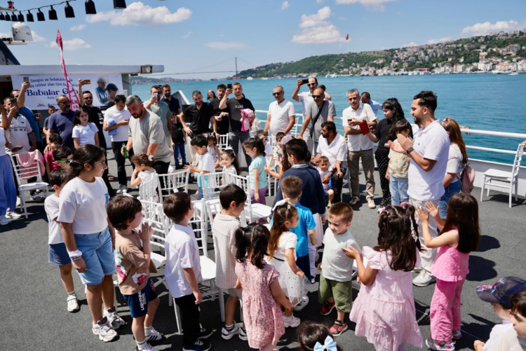 Babalar ve çocuklar boğaz turunda buluştu