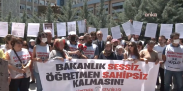 Açlık grevindeki öğretmenler, Bakanlığa yürüdü