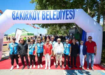 Florya Sahili’nde nefes kesen triatlon heyecanı