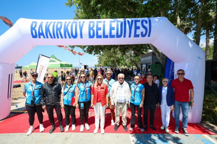 Florya Sahili’nde nefes kesen triatlon heyecanı