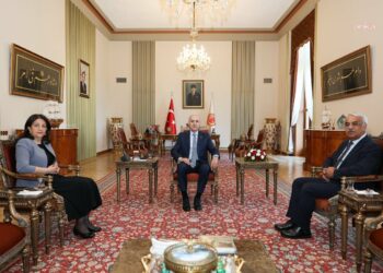 TBMM Başkanı Kurtulmuş, İmralı Heyeti ile görüştü