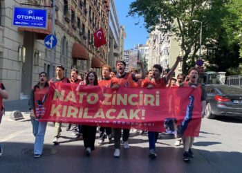 İstanbul’da NATO Parlamenter Zirvesi’ni protesto eden 40 kişi gözaltına alındı