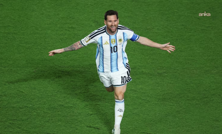 Arjantin, Cezayir’i Messi’nin attığı 3 golle yendi