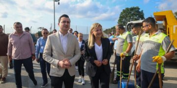 Bakırköy yaza hazır! Şenlikköy’ü baştan sona temizlediler