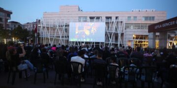 Bakırköy’de Açık Hava Sinema Günleri başladı