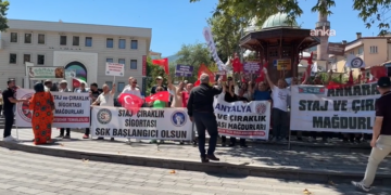 Staj ve çıraklık mağdurları Bursa’da eylem yaptı