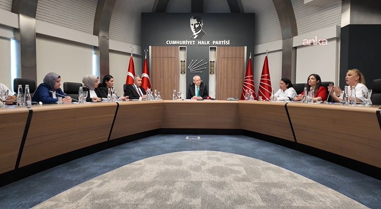 Kemal Kılıçdaroğlu, “Adalet Nöbeti” tutan aileler ile görüştü