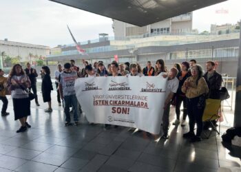 Vakıf üniversitesi akademisyenlerinden işten çıkarmalara tepki