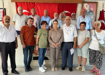 CHP’li Şevkin Adana’da emeklilerle bir araya geldi