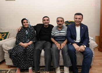 Tahliye edilen İnan Güney ilk olarak babasının evine gitti