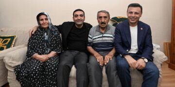Tahliye edilen İnan Güney ilk olarak babasının evine gitti