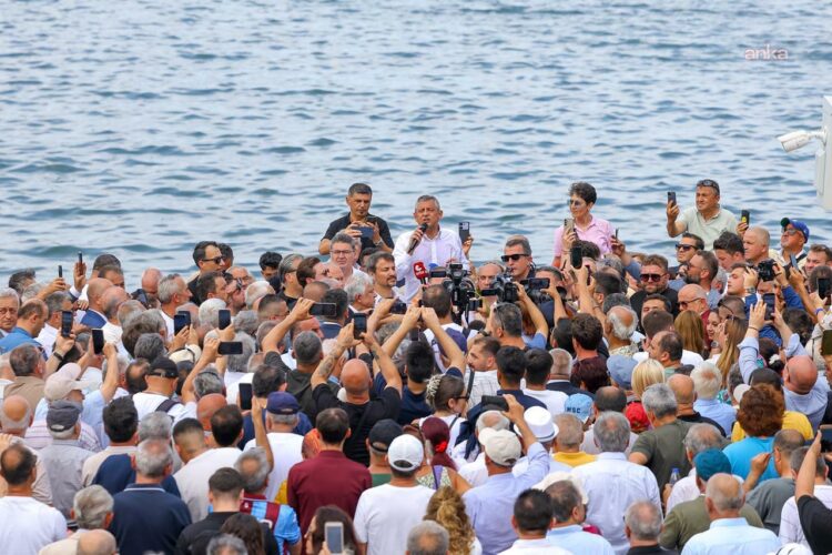 Özgür Özel:  “Bu yürüyüş, yeni bir yürüyüştür, yeniyi kuran bir yürüyüştür”