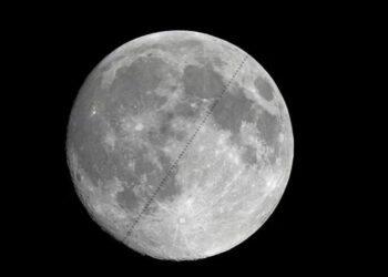 Çin’in Chang’e-7 Ay keşif aracını taşıyacak roket fırlatma alanına nakledildi