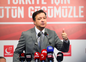 Mahmut Arıkan: Mahmut Arıkan: ‘Bakara makara’ diyerek inancımızla alay edildiğinde hassasiyetiniz neredeydi?”