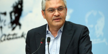CHP’li Salıcı: “Çözümü bulacağımız tek zemin kurultaydır”