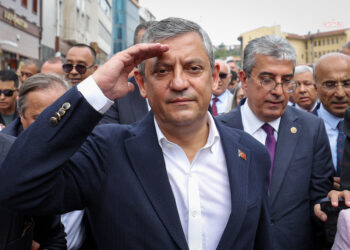 Özgür Özel, YENİ Parti’nin genel başkanı seçildi