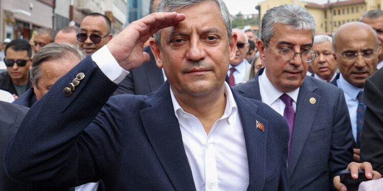 Özgür Özel, YENİ Parti’nin genel başkanı seçildi