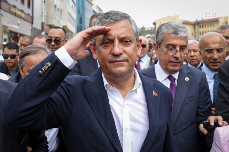 Özgür Özel, YENİ Parti’nin genel başkanı seçildi