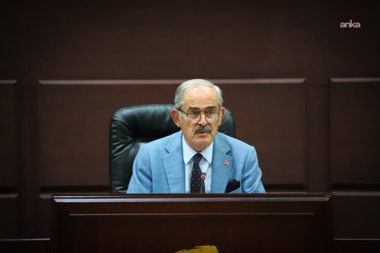 Yılmaz Büyükerşen, CHP’den istifa etti