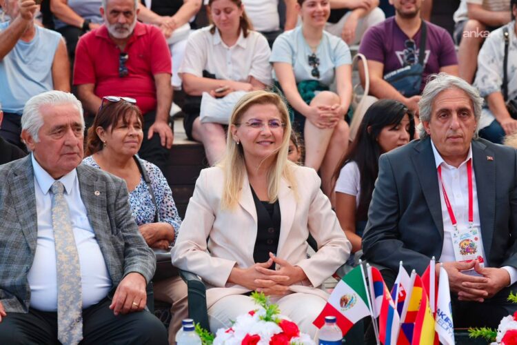 İspanya, Meksika, Sırbistan ve Slovakya… Dünya kültürleri Bakırköy’de buluştu