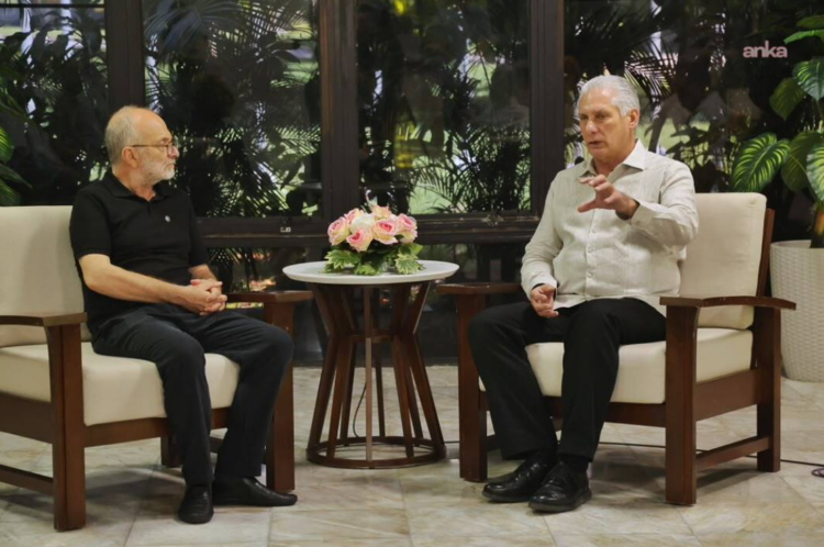 Küba Devlet Başkanı Diaz-Canel ve TKP Genel Sekreteri Okuyan Havana’da bir araya geldi
