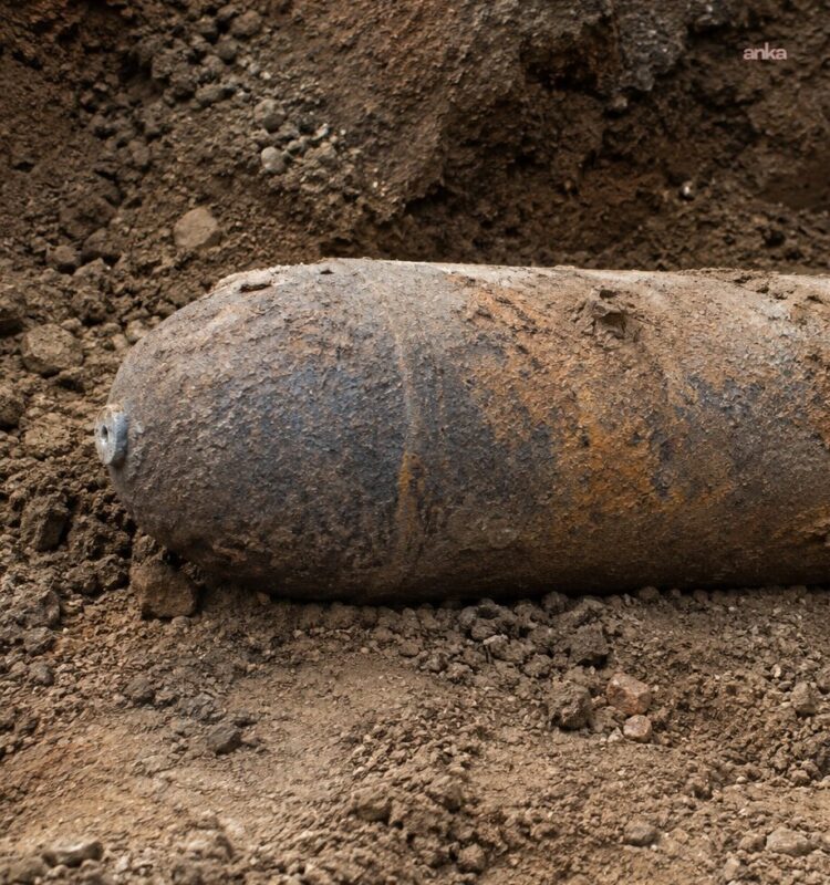 Köln kentinde 2. Dünya Savaşı’ndan kalma bomba bulundu