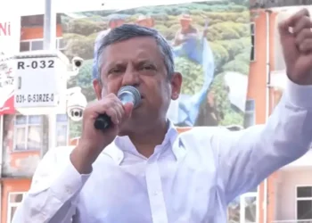 Özgür Özel: ‘Siyaset transferlerle kazanılmaz’