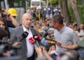 Ümit Özdağ’dan Enerji Bakanlığı önündeki madencilere destek ziyareti