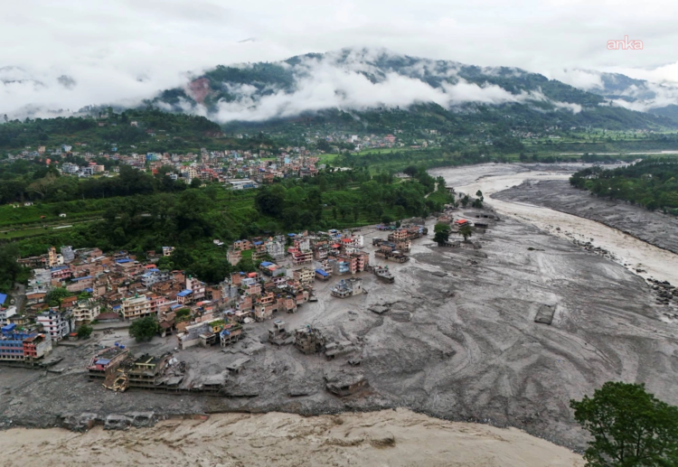 Nepal ve Tibet’teki sel felaketinde can kaybı 750’ye yükseldi