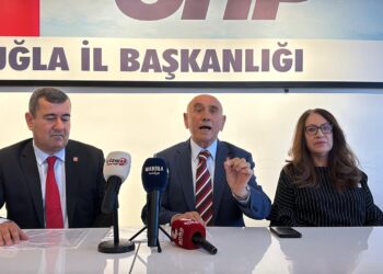 CHP’li Kaya: “CHP’den ayrılıyorsanız, seçildiğiniz görevlerden de ayrılın”