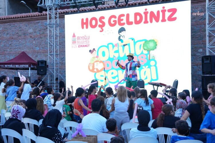 Beyoğlu’nda çocuklar, “Okula Dönüş Şenliği”nde buluştu