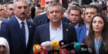 Özgür Özel: “Milleti kandıramazlar, biz o sandığa varacağız ve o seçimi de alacağız”