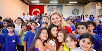 Bakırköy Belediyesi öğrencilere eğitim desteğini %166 artırdı