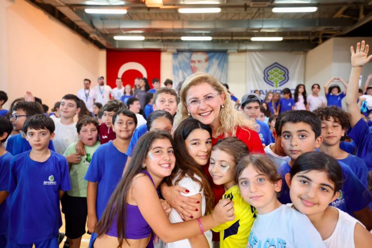 Bakırköy Belediyesi öğrencilere eğitim desteğini %166 artırdı