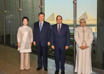 Çin Cumhurbaşkanı Xi ve eşi Peng Liyuan, Büyük Mısır Müzesi’ni ziyaret etti