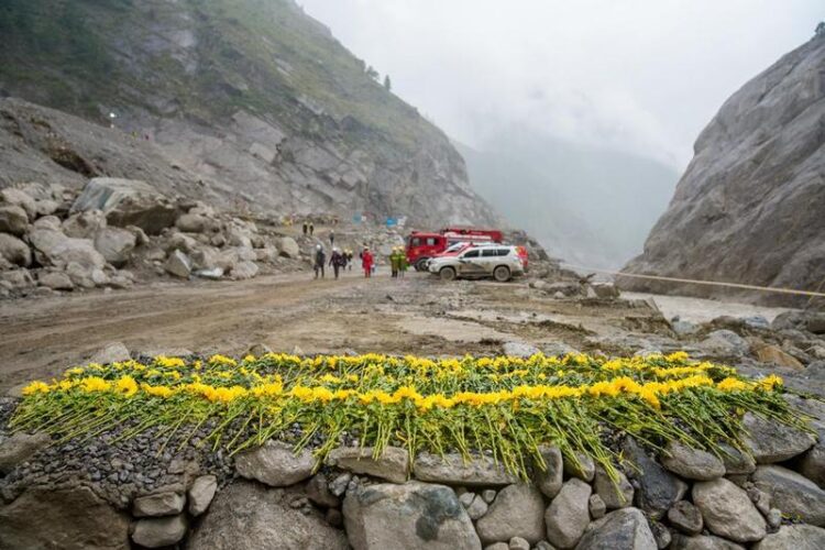 Çin’in Xizang bölgesinde heyelanda hayatını kaybeden bazı kişilerin kimlikleri belirlendi