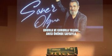 Soner Olgun için Harbiye Muhsin Ertuğrul Sahnesi’nde veda töreni düzenlendi