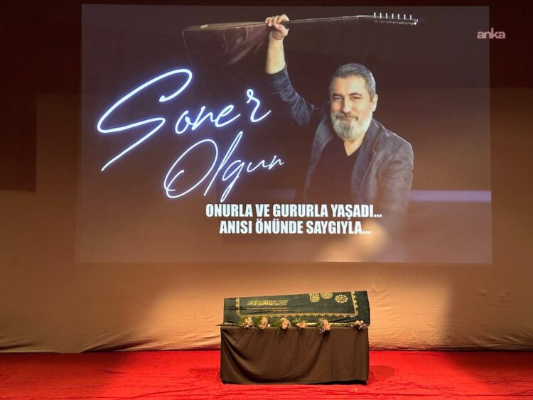 Soner Olgun için Harbiye Muhsin Ertuğrul Sahnesi’nde veda töreni düzenlendi