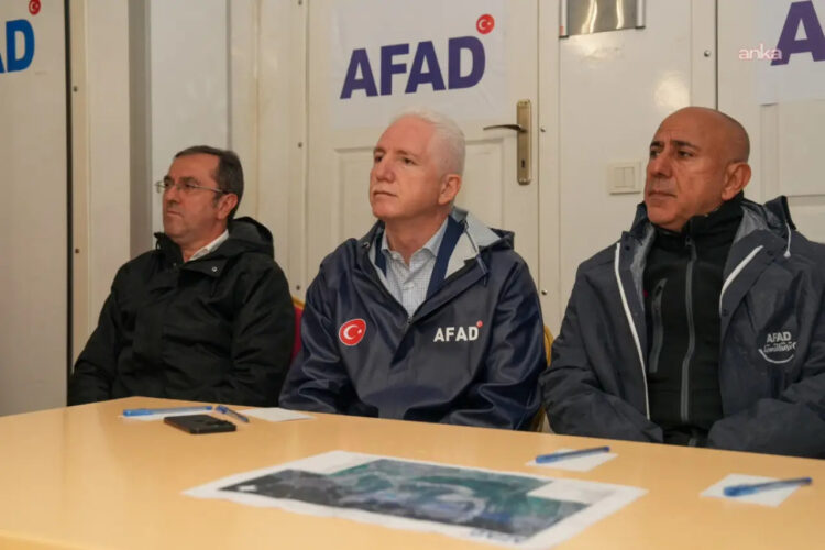 Vali Gül: “Ayazağa’daki selde 5 kişi hayatını kaybetti, 2 kişi henüz bulunamadı”