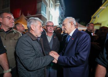 Kılıçdaroğlu, şehit Ahmet Türkoğlu’nun ailesine taziye ziyaretinde bulundu